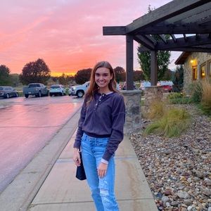 Meet your Posher, Addy